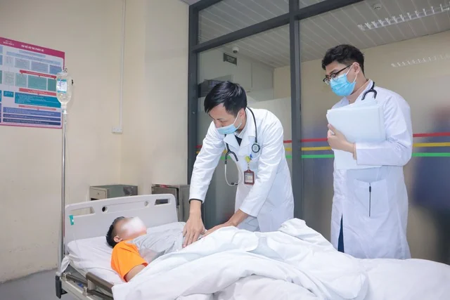 Thời tiết chuyển lạnh, số trường hợp đột quỵ và bệnh tim mạch gia tăng - Ảnh 1.