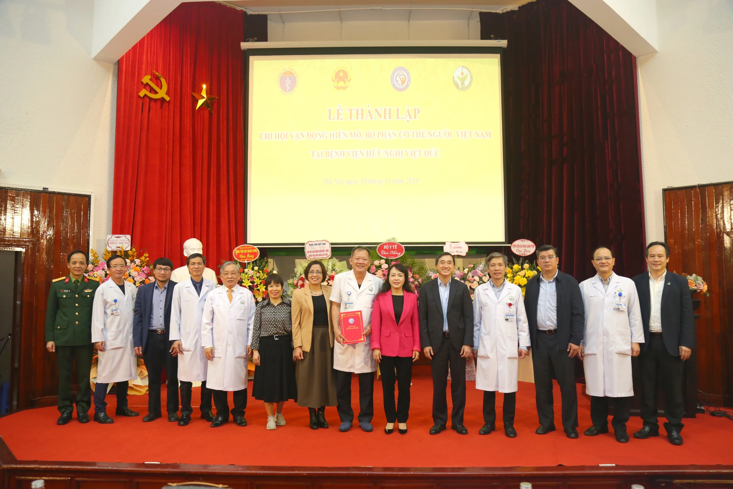 Việt Nam ghép tạng ngang tầm thế giới nhưng tỷ lệ người chết não hiến mô, tạng rất thấp - Ảnh 2. Việt Nam ghép tạng ngang tầm thế giới nhưng tỷ lệ người chết não hiến mô, tạng rất thấp - Ảnh 2.