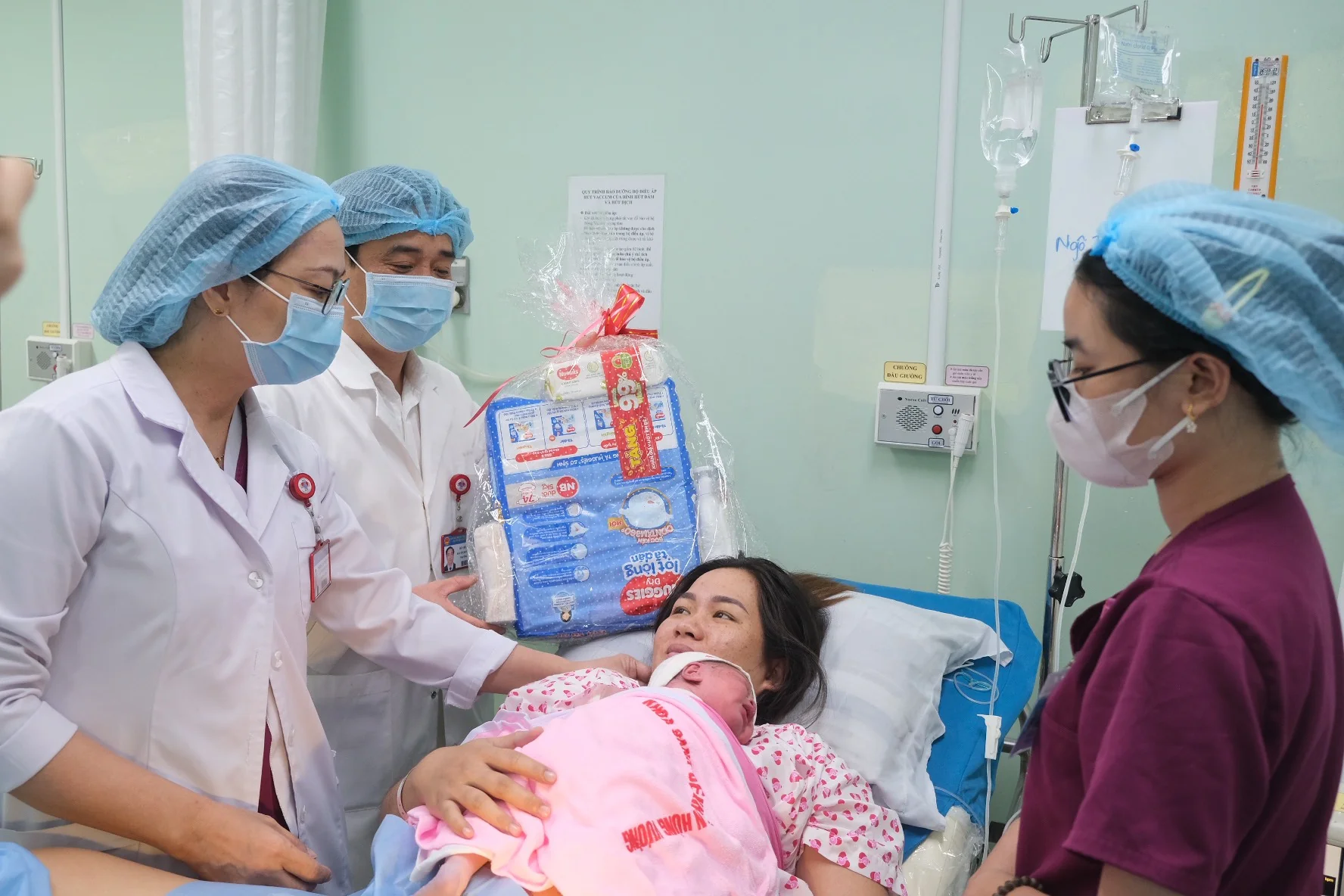Hình ảnh đáng yêu của những em bé chào đời năm 2024- Ảnh 9. Hình ảnh đáng yêu của những em bé chào đời năm 2024- Ảnh 9.