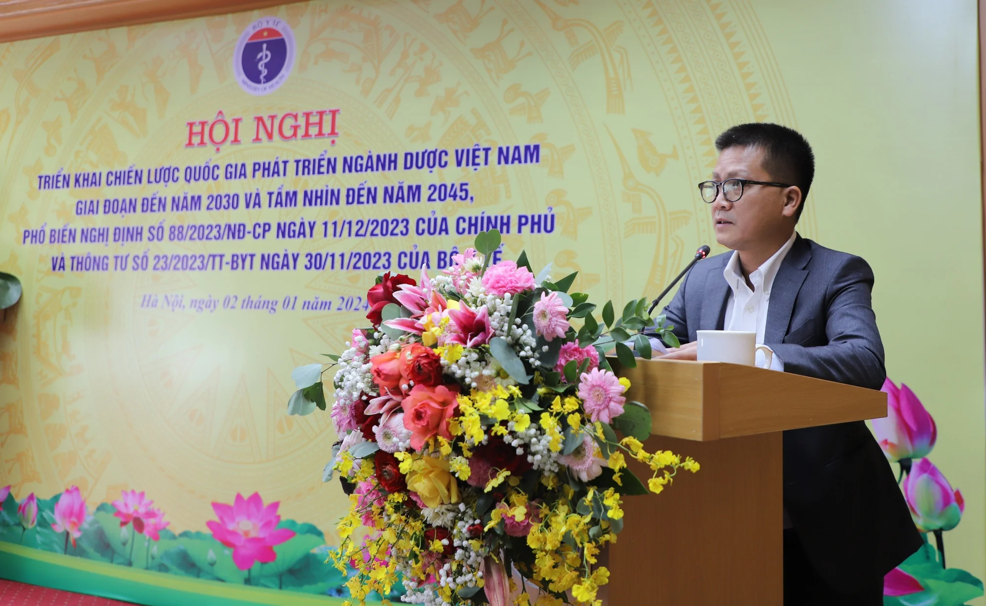 Thứ trưởng Bộ Y tế: Mục tiêu lớn nhất là người dân được tiếp cận thuốc chất lượng đầy đủ, kịp thời, chi phí hợp lý- Ảnh 5. Thứ trưởng Bộ Y tế: Mục tiêu lớn nhất là người dân được tiếp cận thuốc chất lượng đầy đủ, kịp thời, chi phí hợp lý- Ảnh 5.
