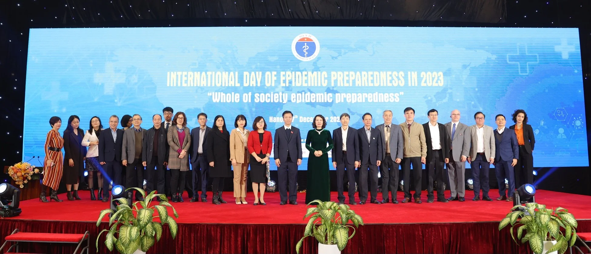 Thứ trưởng Bộ Y tế: Dịch bệnh truyền nhiễm vẫn luôn diễn biến phức tạp, khó lường- Ảnh 5. Thứ trưởng Bộ Y tế: Dịch bệnh truyền nhiễm vẫn luôn diễn biến phức tạp, khó lường- Ảnh 5.