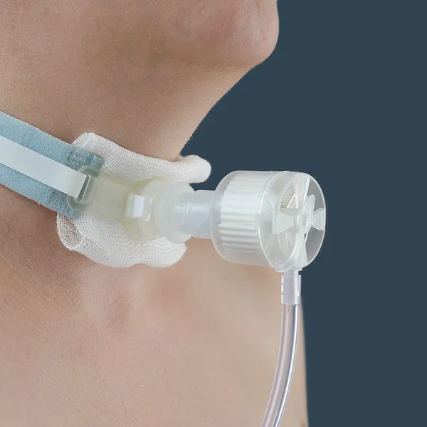 Làm ẩm và bão hòa hơi nước cho không khí đối với bệnh nhân mở khí quản và thông khí nhân tạo