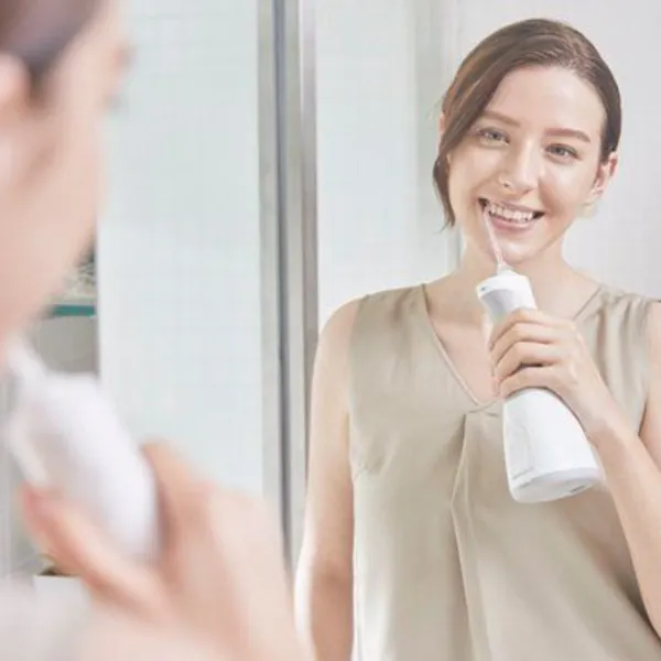 Máy tăm nước: Cách làm sạch kẽ răng an toàn mà bạn có thể tham khảo