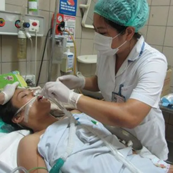 Lưu ý chọn ống hút đàm thích hợp khi hút ống mở khí quản