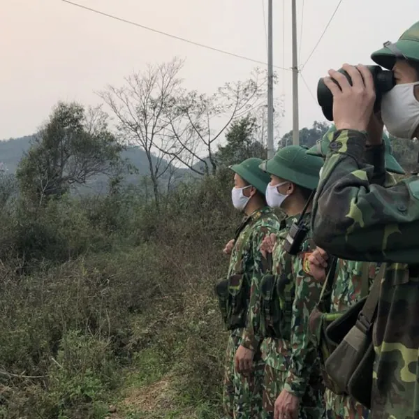 Trung Quốc tăng cường kiểm tra biên giới trong bối cảnh bùng phát COVID